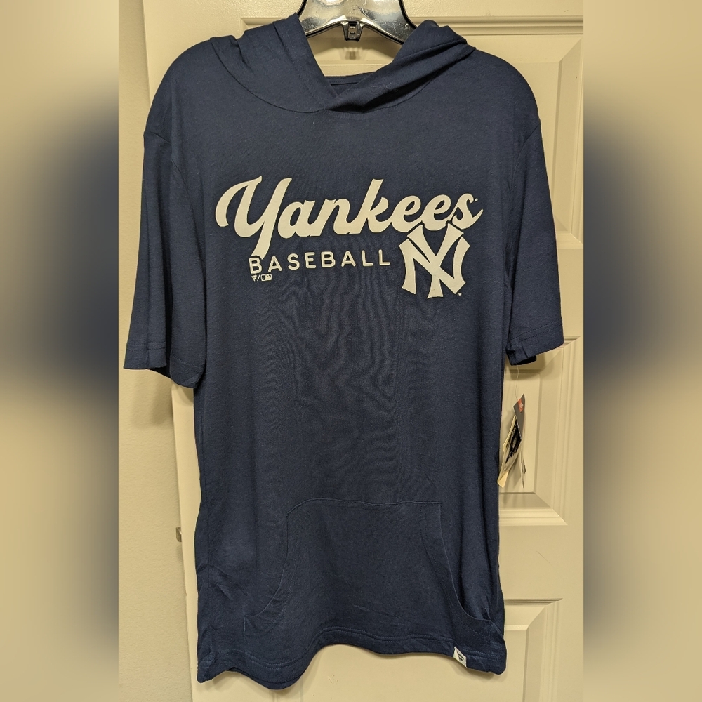 New York Yankees Fanatics Offensive Strategy Short Sleeve Pullover Hoodie - Navy
